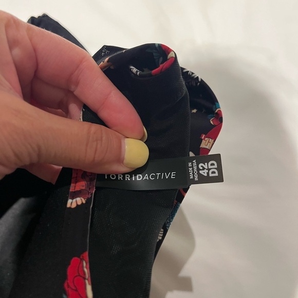 NWT Torrid Active High Impact Wireless Zip Front Tattoo Print Sports Bra 42DD - Picture 5 of 5